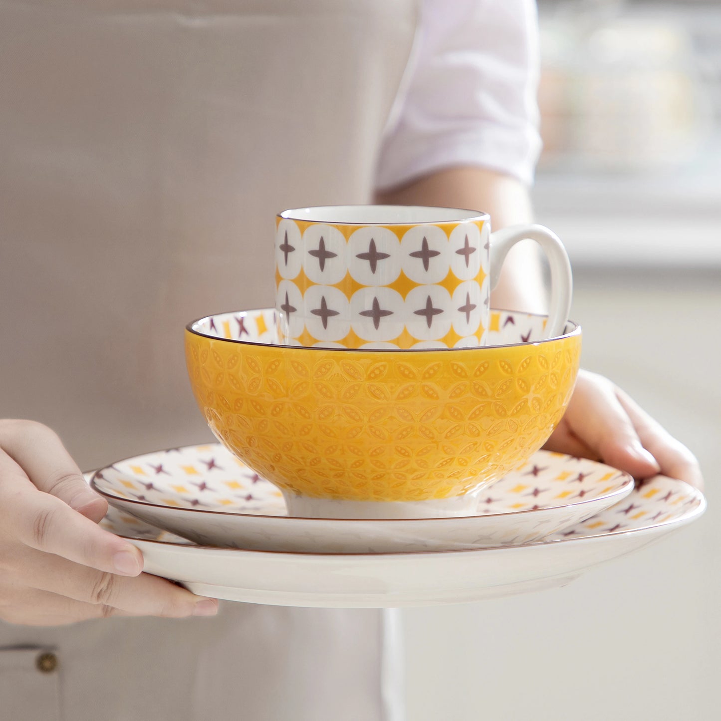 Vancasso Tulip 16/32/48-Piece 4-Color 4-Design Porcelain Dinnerware Set Plate Set with Dinner Plate,Dessert Plate,Bowl,Mug Set